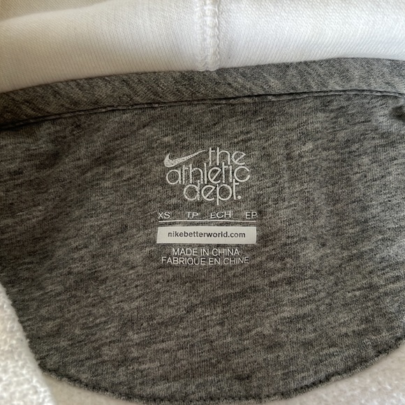 Nike White Hooded Zip Up Jacket - Picture 3 of 8